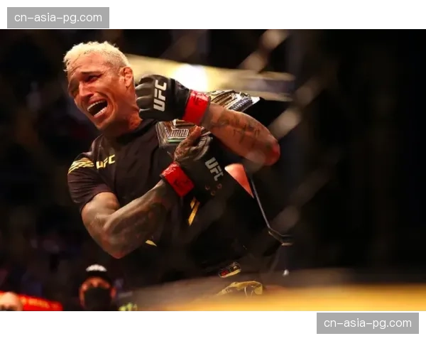 通讯:十年等待——记录“牛仔”奥利维拉在遭遇五连败后,于家乡巴西再次获胜的夜晚 通讯:十年等待——记录“牛仔”奥利维拉在遭遇五连败后,于家乡巴西再次获胜的夜晚